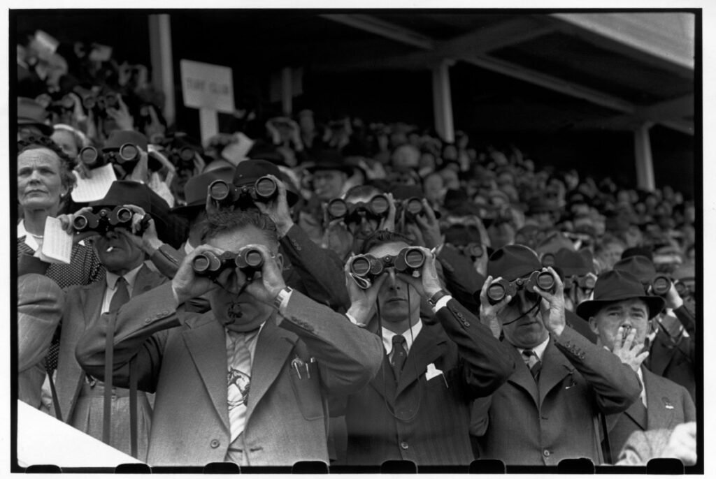 historical photos of Ireland, men at horse race