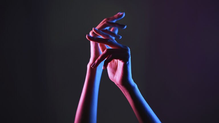 Discovering sign languages: why are they different from each other?